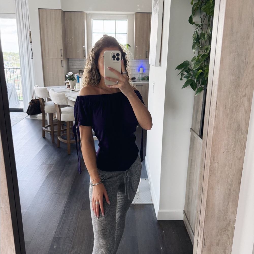 Trende Off-Shoulder Purple Top (Size Small)